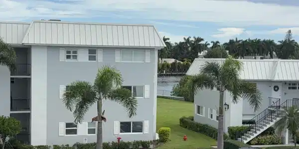 Image 3: 11 CC Fl Rm Water View