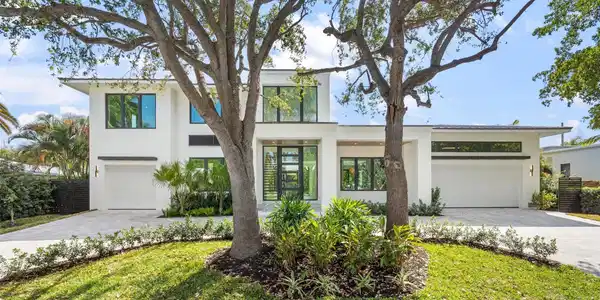 2732 NE 29th Court