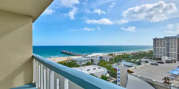 305 N Pompano Beach Boulevard