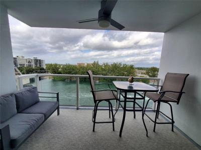 1401 N Riverside Drive