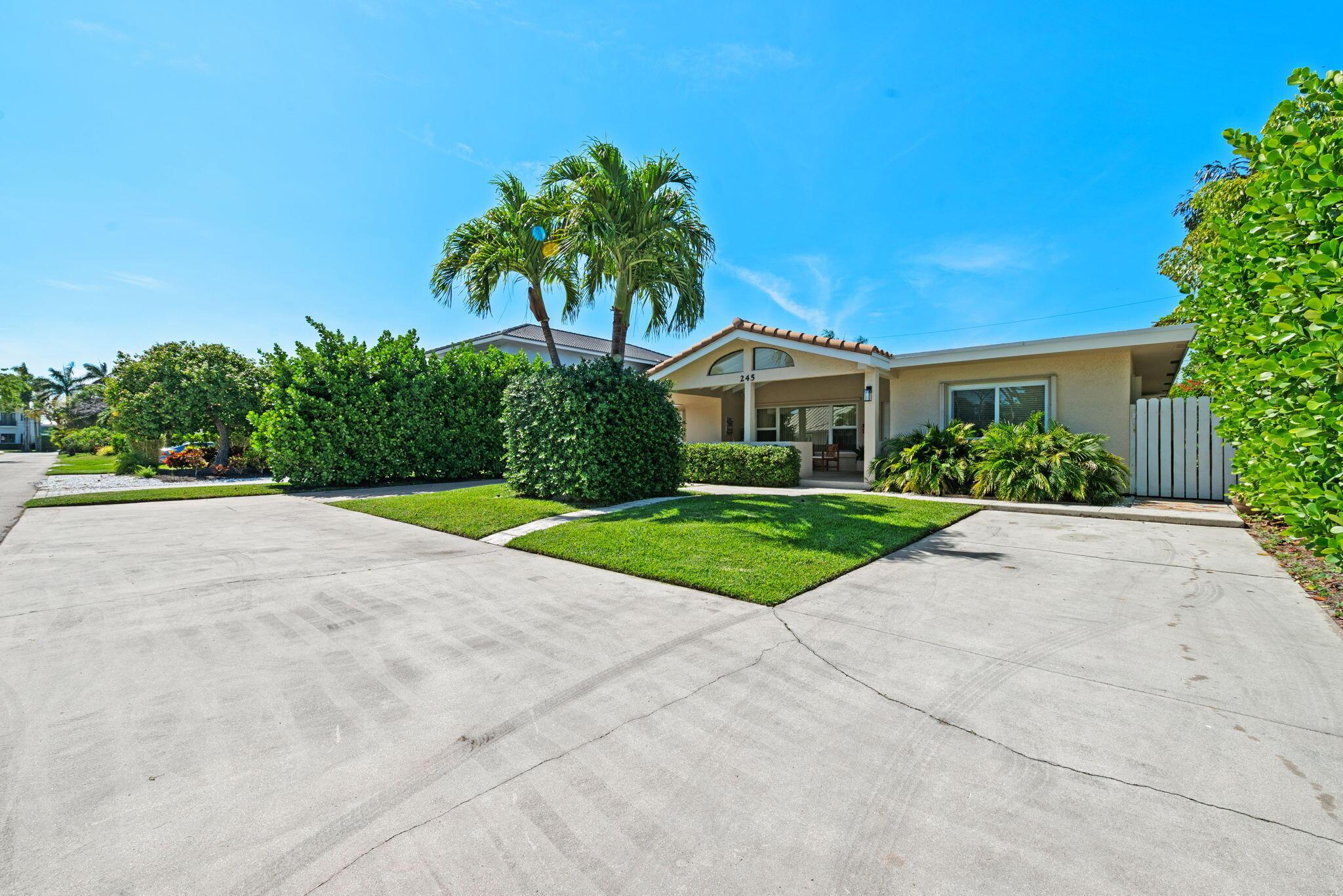 Image 3: 3-web-or-mls-245-avalon-ave