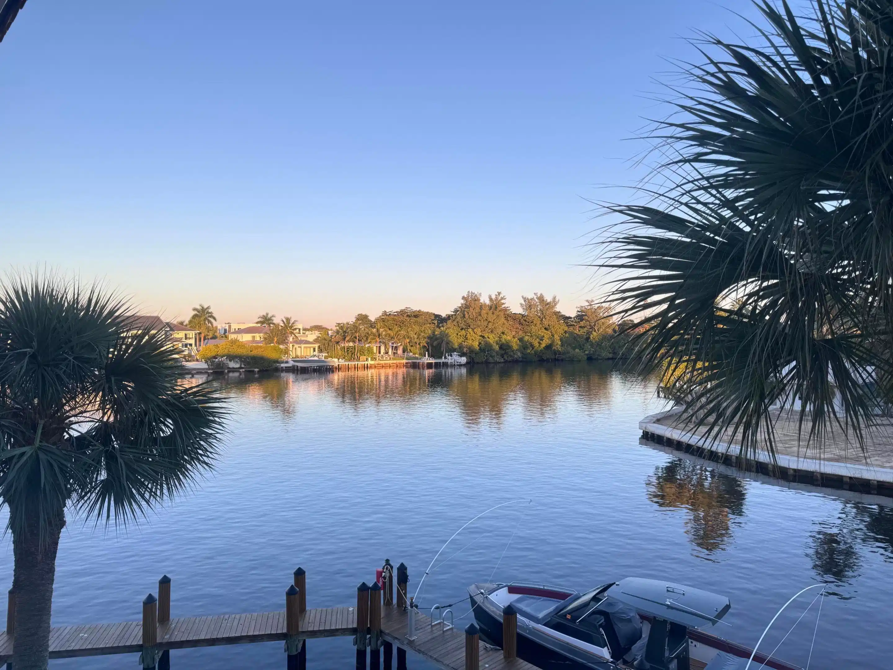Image 1: Exceptional view from the unit of canal, intracoas