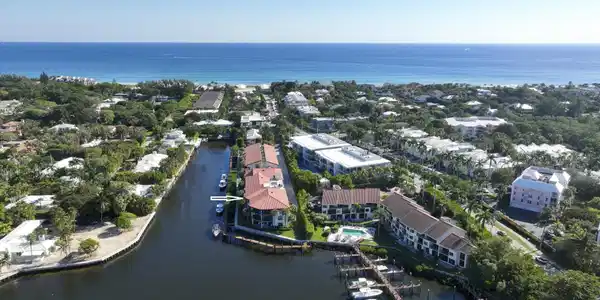 Image 3: On a corner of a quiet canal and the intracoastal