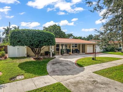 1032 NE 4th Court