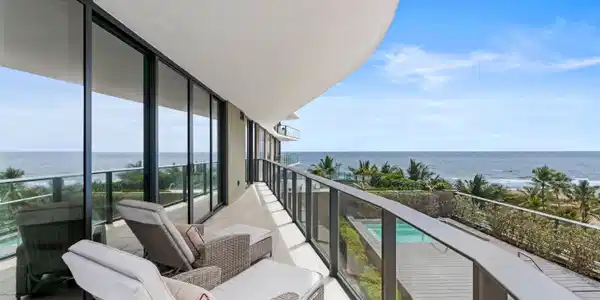 Image 3: Balcony
