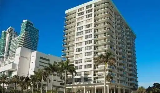 Image 3: SEA AIR TOWERS