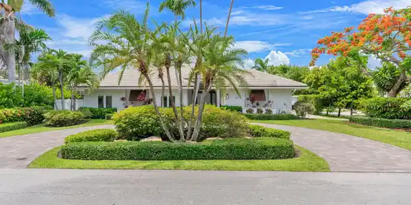 Image 2: 2-web-or-mls-2517 NE 13th St, Fort Laude