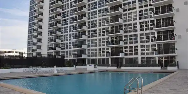 525 N Ocean Blvd