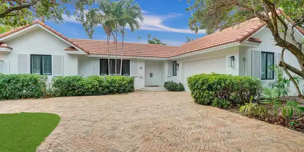 4 Gatehouse Rd