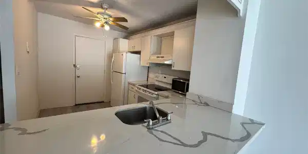 Image 4: Photo 4