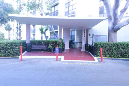 17021 N Bay Rd