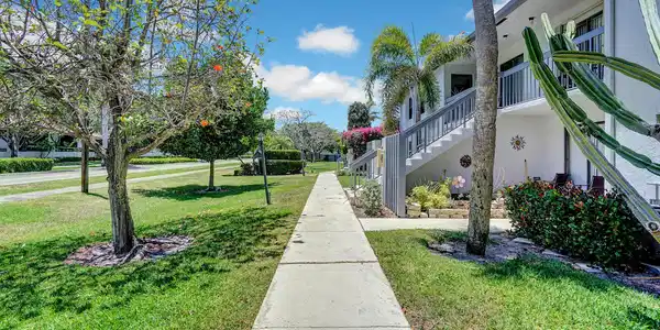 105 Tropic Isle Drive