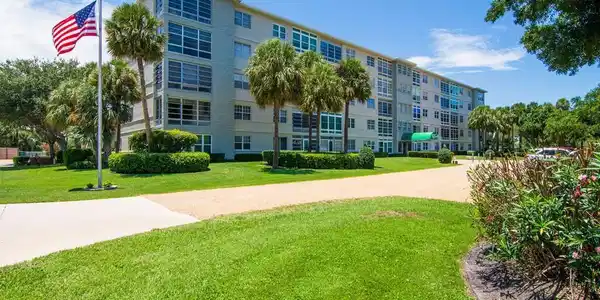 2333 Indian River Boulevard