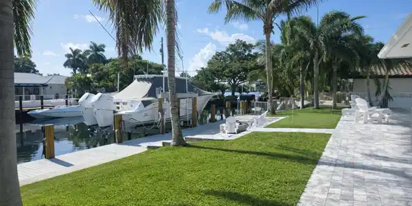 Image 4: Dock and Lift 2