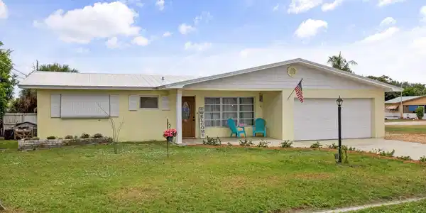 1266 NE Flora Place