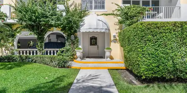 127 Peruvian Avenue