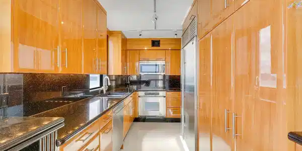Image 4: House2-26
