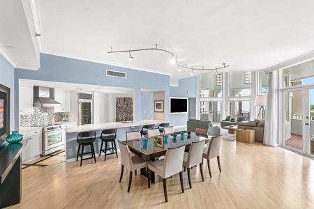 300 SE 5th Avenue
