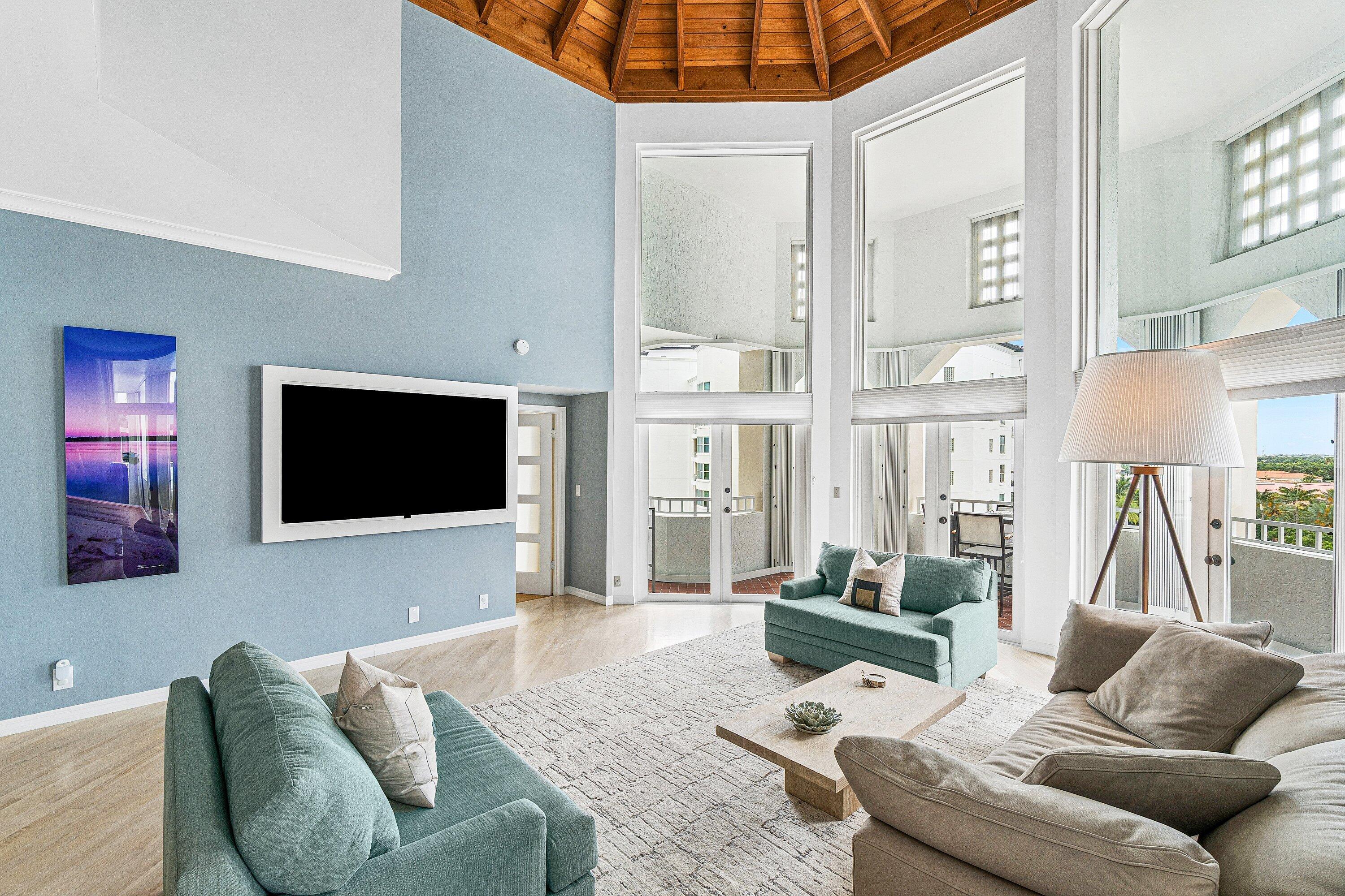 Image 2: 015-300Southeast5thAvenue-8120-BocaRaton