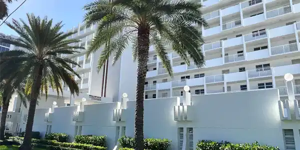 511 Bayshore Dr