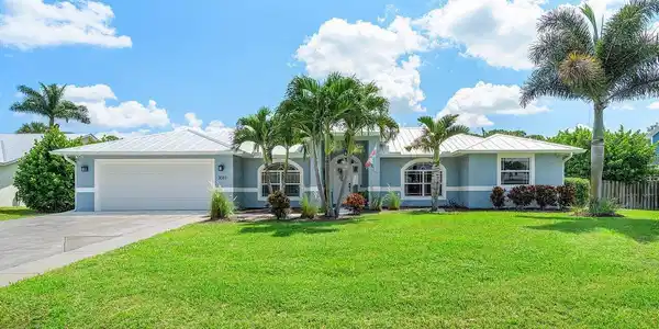 3081 SW Grapevine Lane