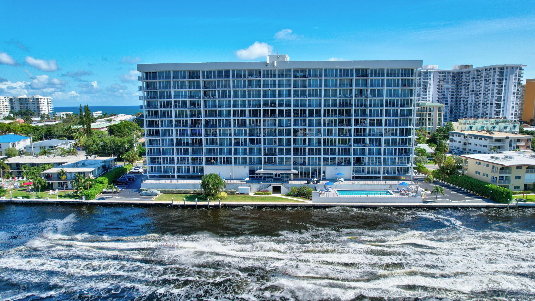 Image 2: 22-web-or-mls-DJI_0806_07_08_09_10