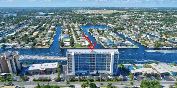 Image 4: 11-web-or-mls-DJI_0746_47_48_49_50