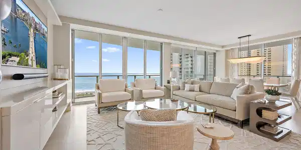 Image 2: 3100 N Ocean Dr p 1105-10
