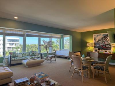 44 Cocoanut Row