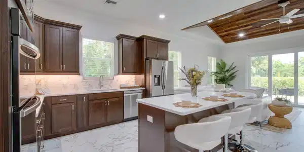 1805 Bridgepointe Circle