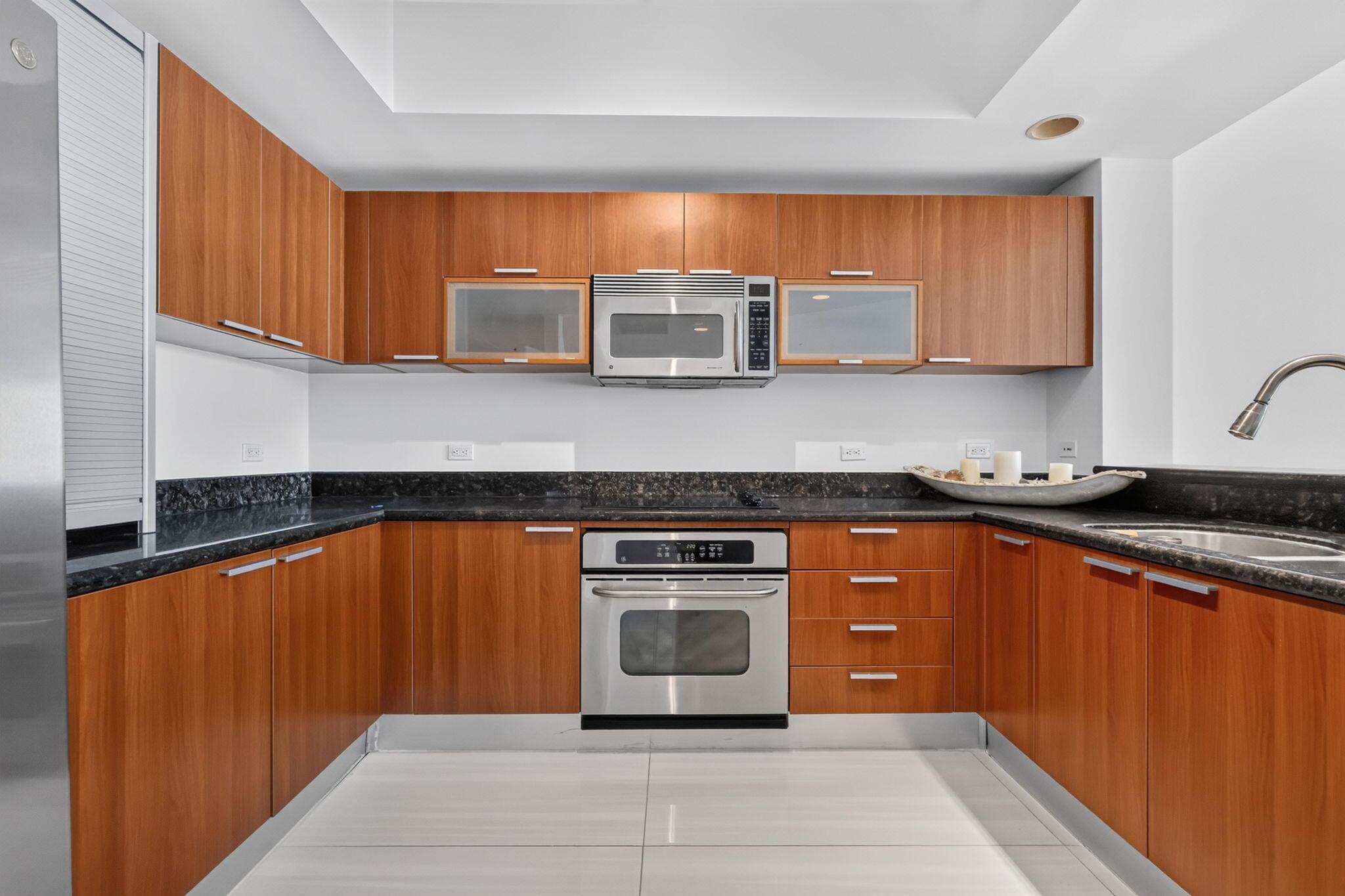 Image 2: KITCHEN