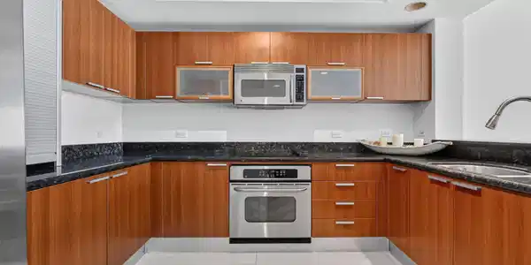 Image 2: KITCHEN