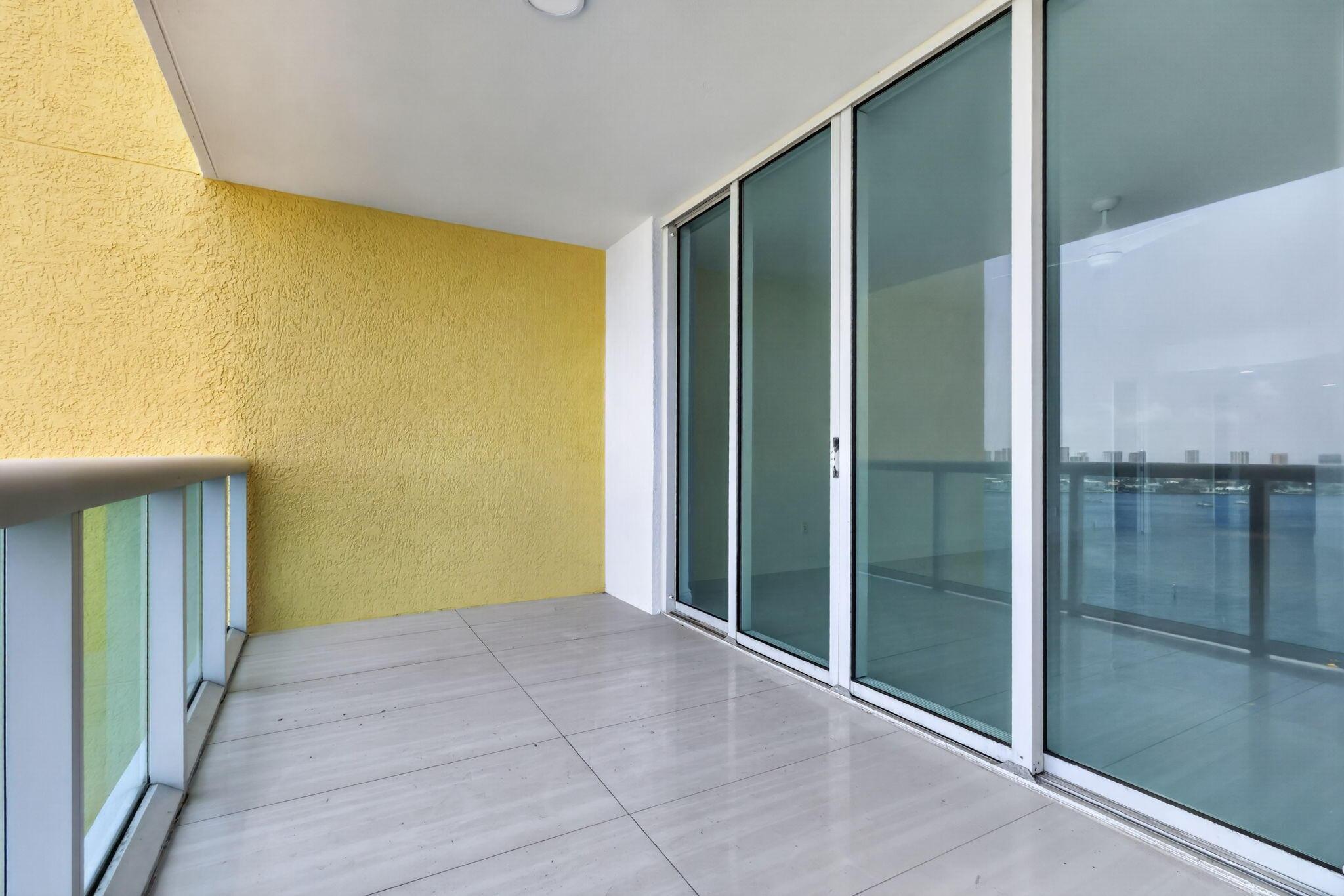 Image 4: PATIO