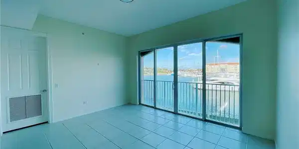 13 Harbour Isle Dr