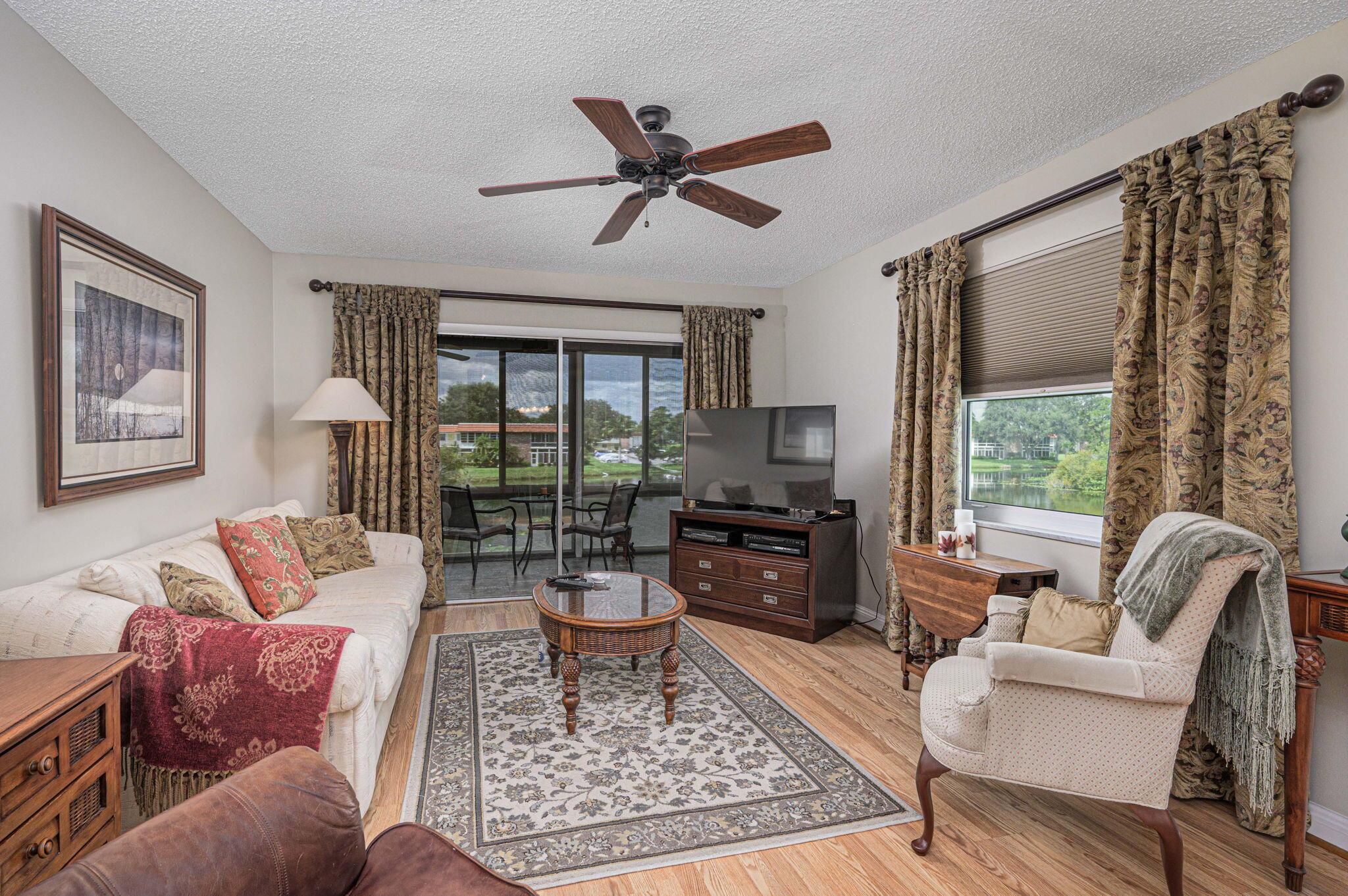 Image 3: 18-web-or-mls-1225 NW 21st St 7-708 - 18