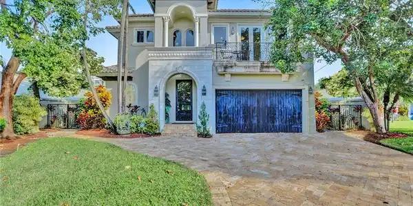 232 SE 18th Ave