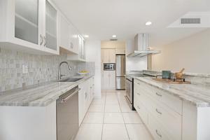 2121 N Ocean Boulevard