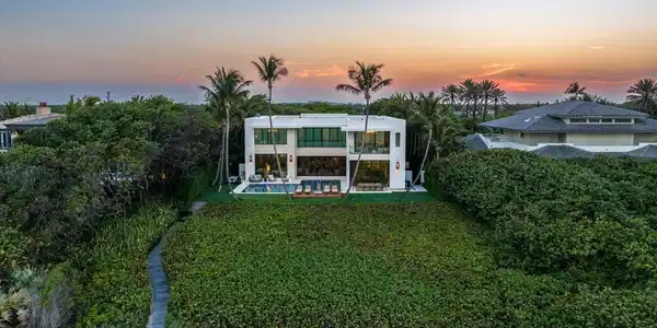 1115 Hillsboro Mile