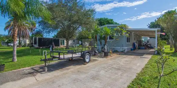 325 Pineapple Street