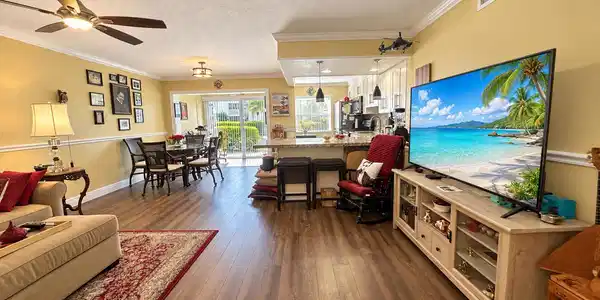 Image 2: Living area