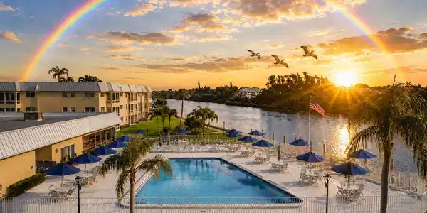 Image 3: CLUBHOUSE & POOL ON THE WATER