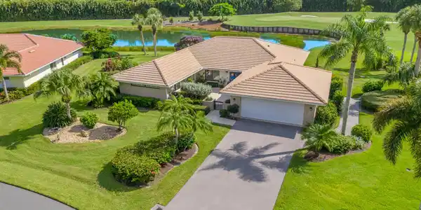 1483 SW Troon Circle