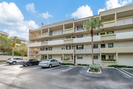 555 Banyan Tree Lane