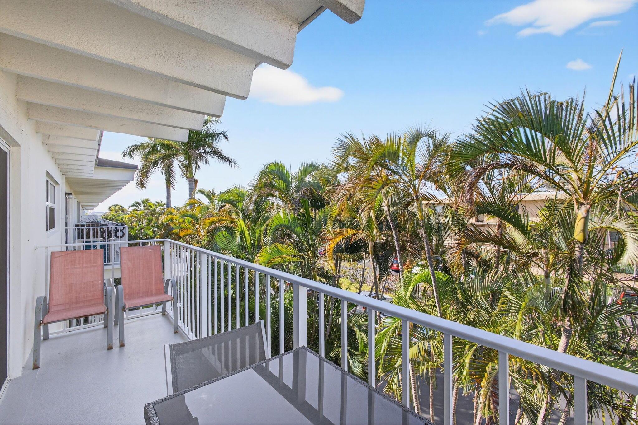Image 3: Balcony Photo #1