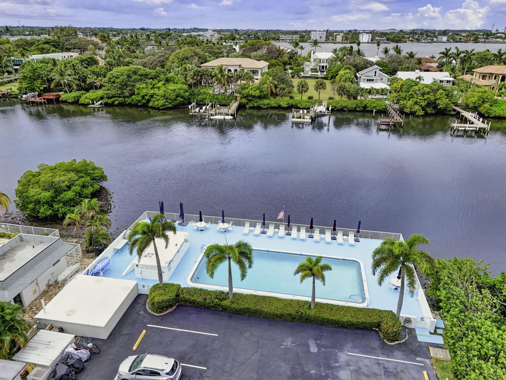 Image 4: Heated pool on the Intracoastal