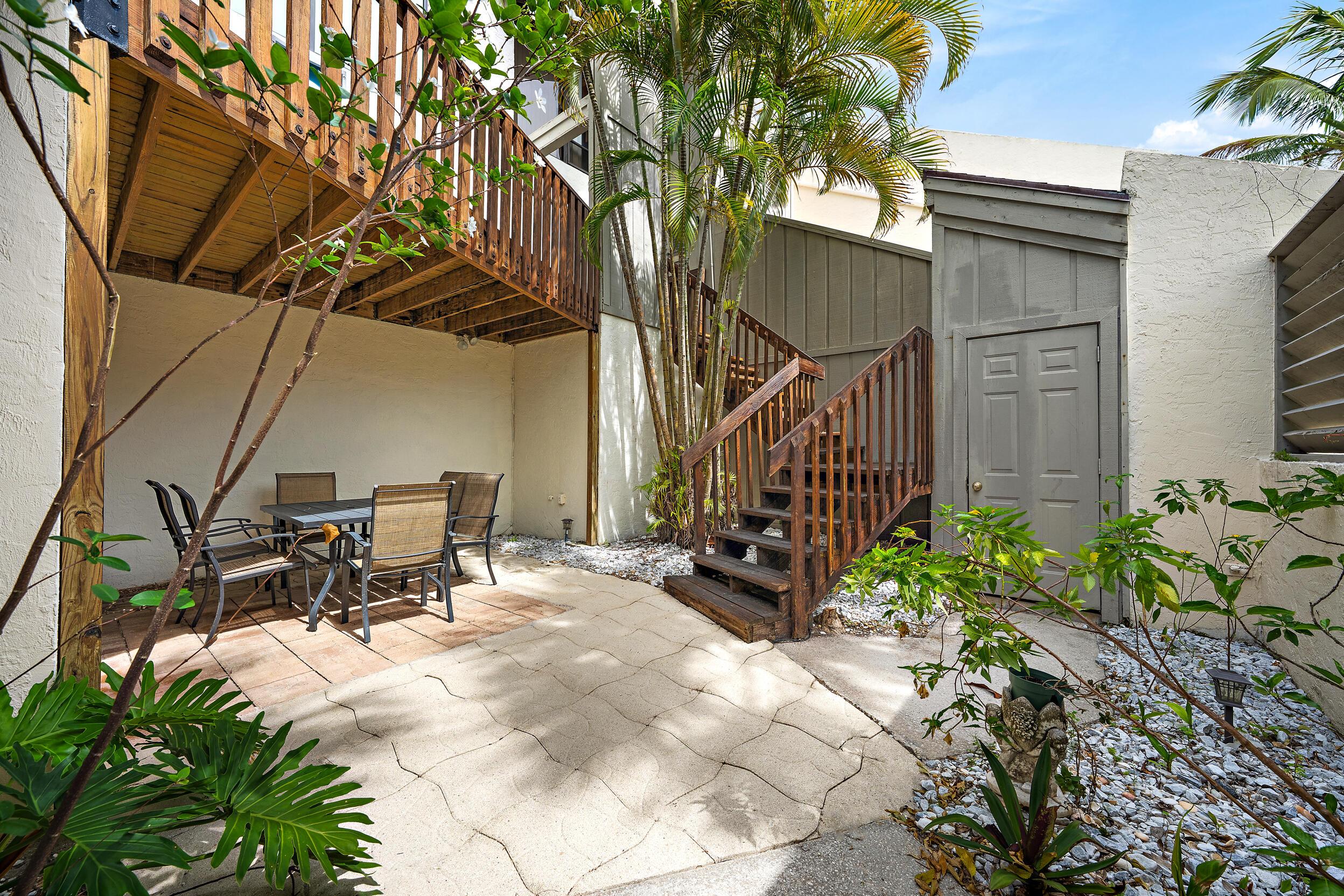 Image 4: Patio