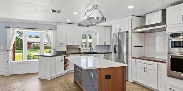 Image 3: Kitchen with window