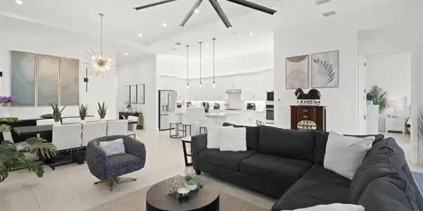 Image 3: Open floor plan