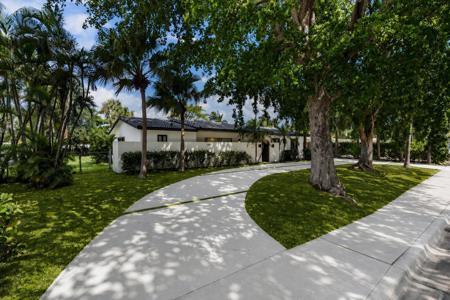 1601 Seabreeze Boulevard