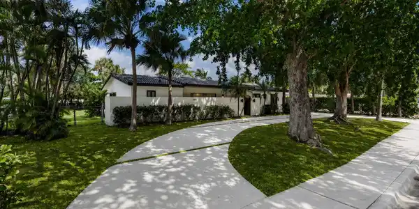 1601 Seabreeze Boulevard